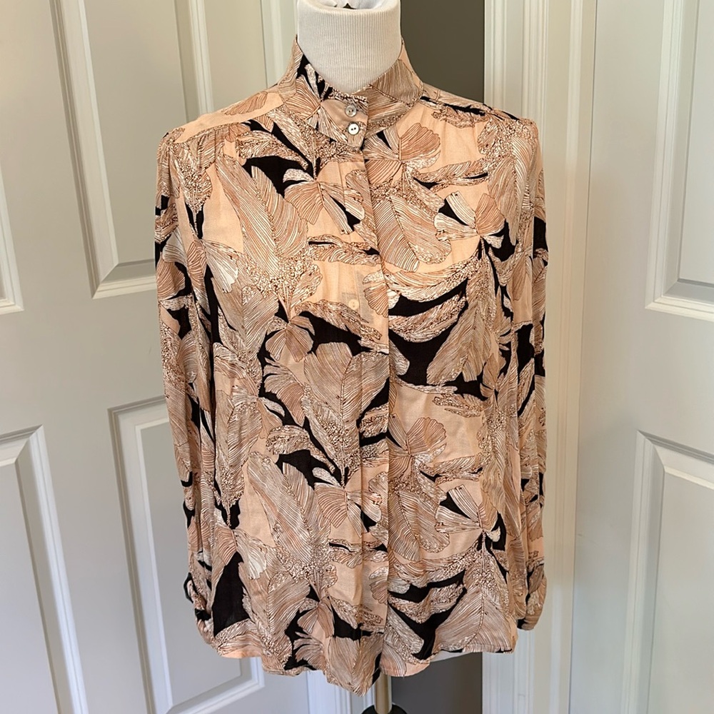 Long sleeve neutral floral blouse